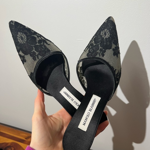 Vintage Manolo Blahnik Black Lace Kitten Heels - Picture 10 of 12